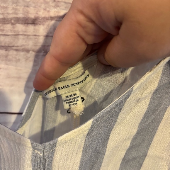 American eagle Off the Shoulder Blue and White Striped Romper Shorts NWT Medium - Picture 9 of 9